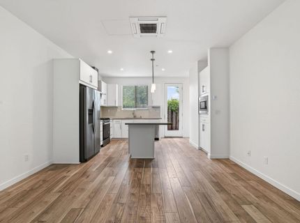 191 Log Pond Ln, Sacramento, CA 95818 Photo