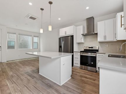 191 Log Pond Ln, Sacramento, CA 95818 Photo