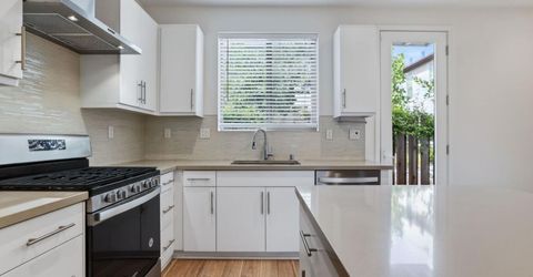 191 Log Pond Ln, Sacramento, CA 95818 Photo