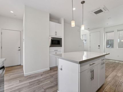 191 Log Pond Ln, Sacramento, CA 95818 Photo