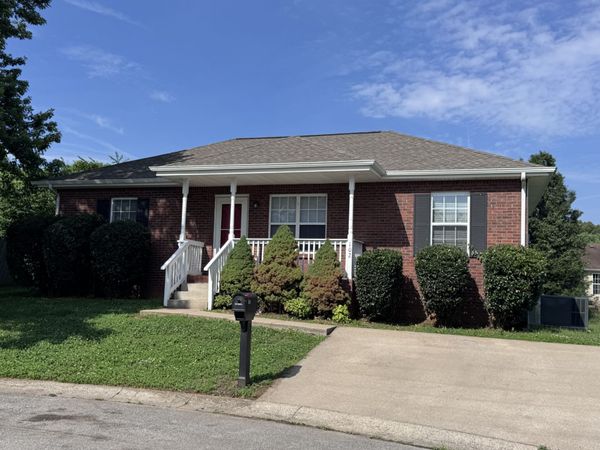 102 Eaglewood Court , Clarksville, TN 37042