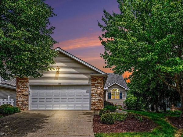 959 Grand View Lane , Aurora, OH 44202