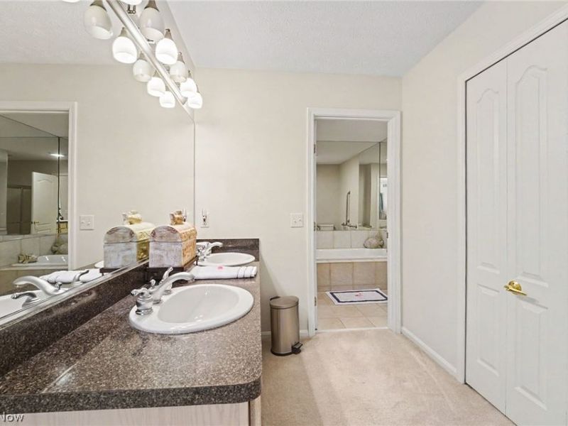 959 Grand View Lane, Aurora, OH 44202 Photo 18