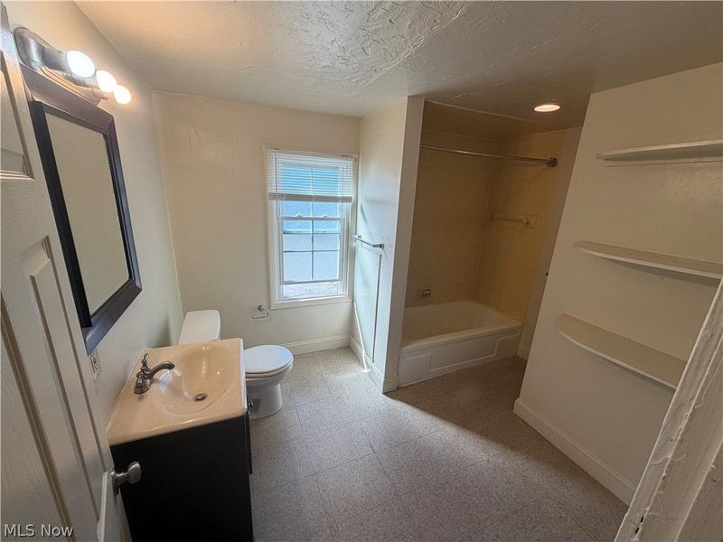 15416 Waterloo Road, Cleveland, OH 44110 Photo 9
