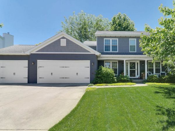 3203 Eagle Crest Road , Bloomington, IL 61704