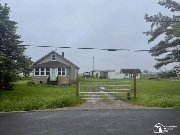 619 E Morocco Road, Temperance, MI 48182