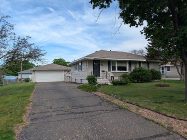 11322 Norway Street NW, Coon Rapids, MN 55448