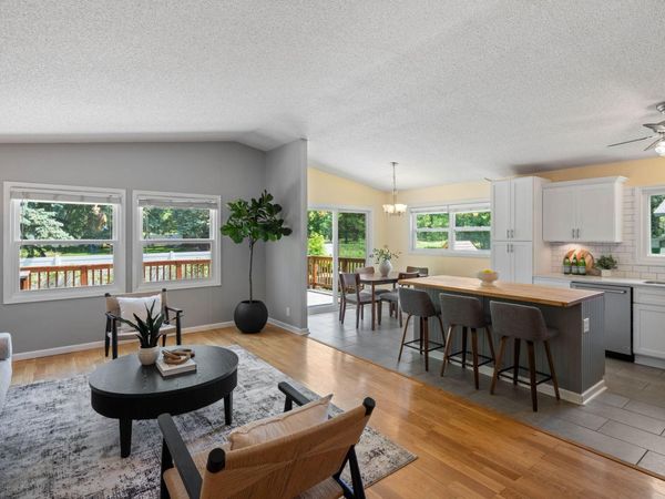 3098 Evelyn Street , Roseville, MN 55113