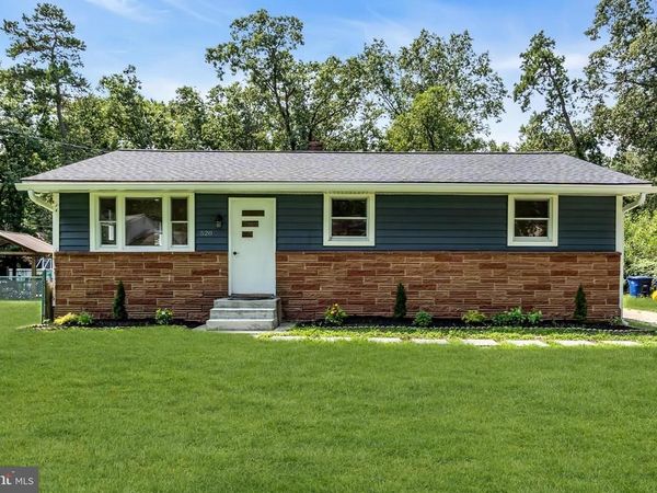 520 W VIRGINIA ROAD, BROWNS MILLS, NJ 08015