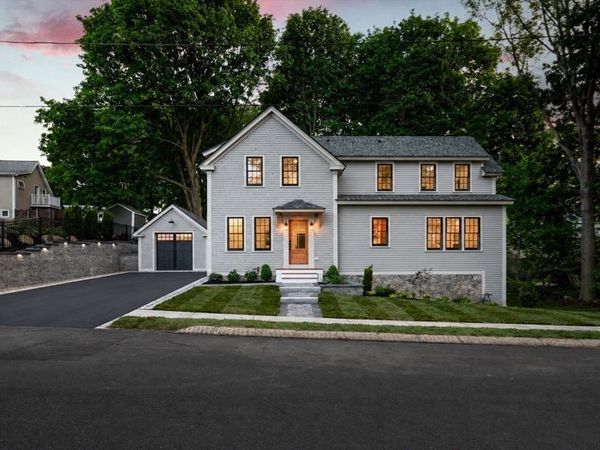 1 Stanley Ave, Newburyport, MA 01950