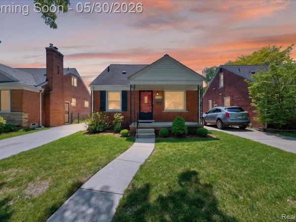 21700 Trombly Street, St. Clair Shores, MI 48080