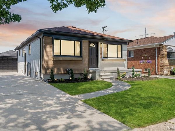 22821 Harmon Street, St. Clair Shores, MI 48080