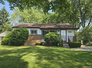 31422 Hazelwood Street , Westland, MI 48186