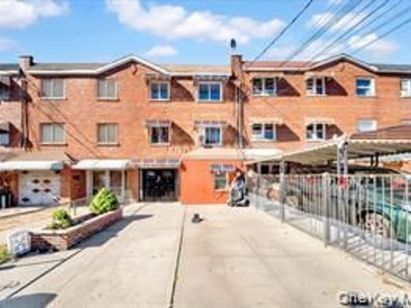 437 Torry Avenue , Bronx, NY 10473