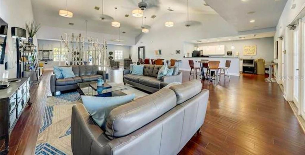 184 Pompano Drive Se, Unit D, Saint Petersburg, FL 33705 Photo