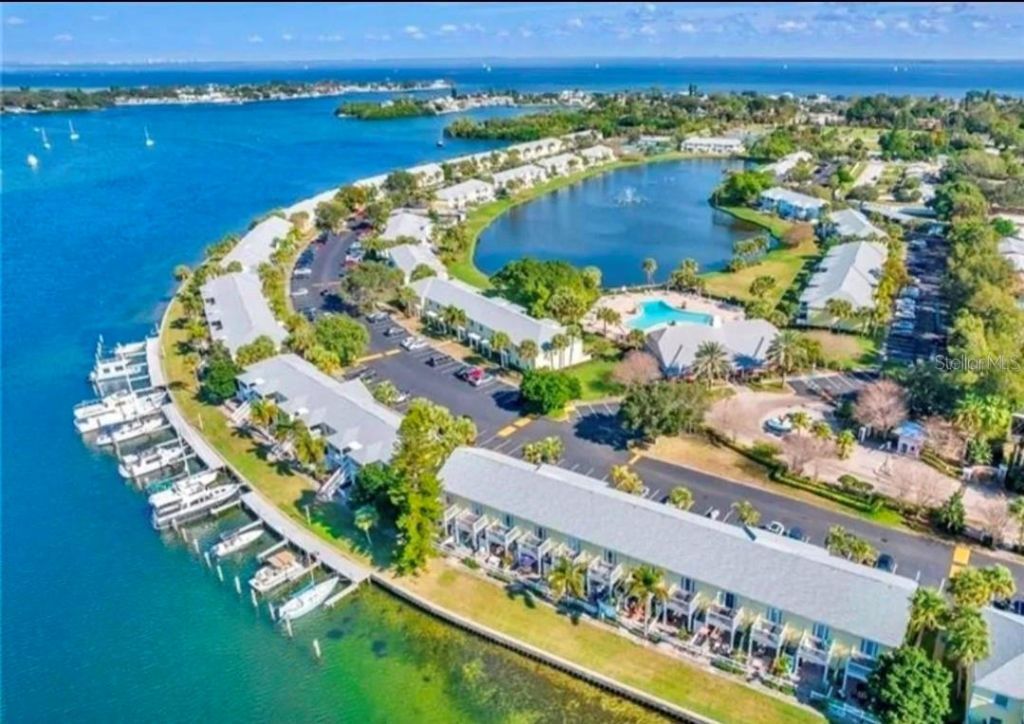 184 Pompano Drive Se, Unit D, Saint Petersburg, FL 33705 Photo