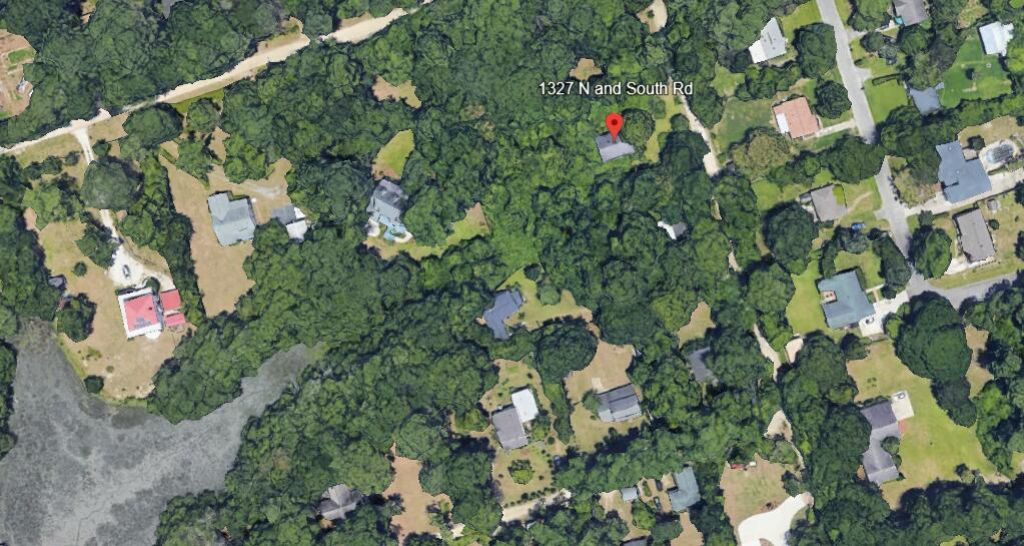 1327 North And South Road Photo 11
