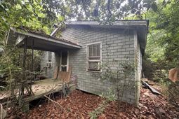 1327 North And South Road photo 4