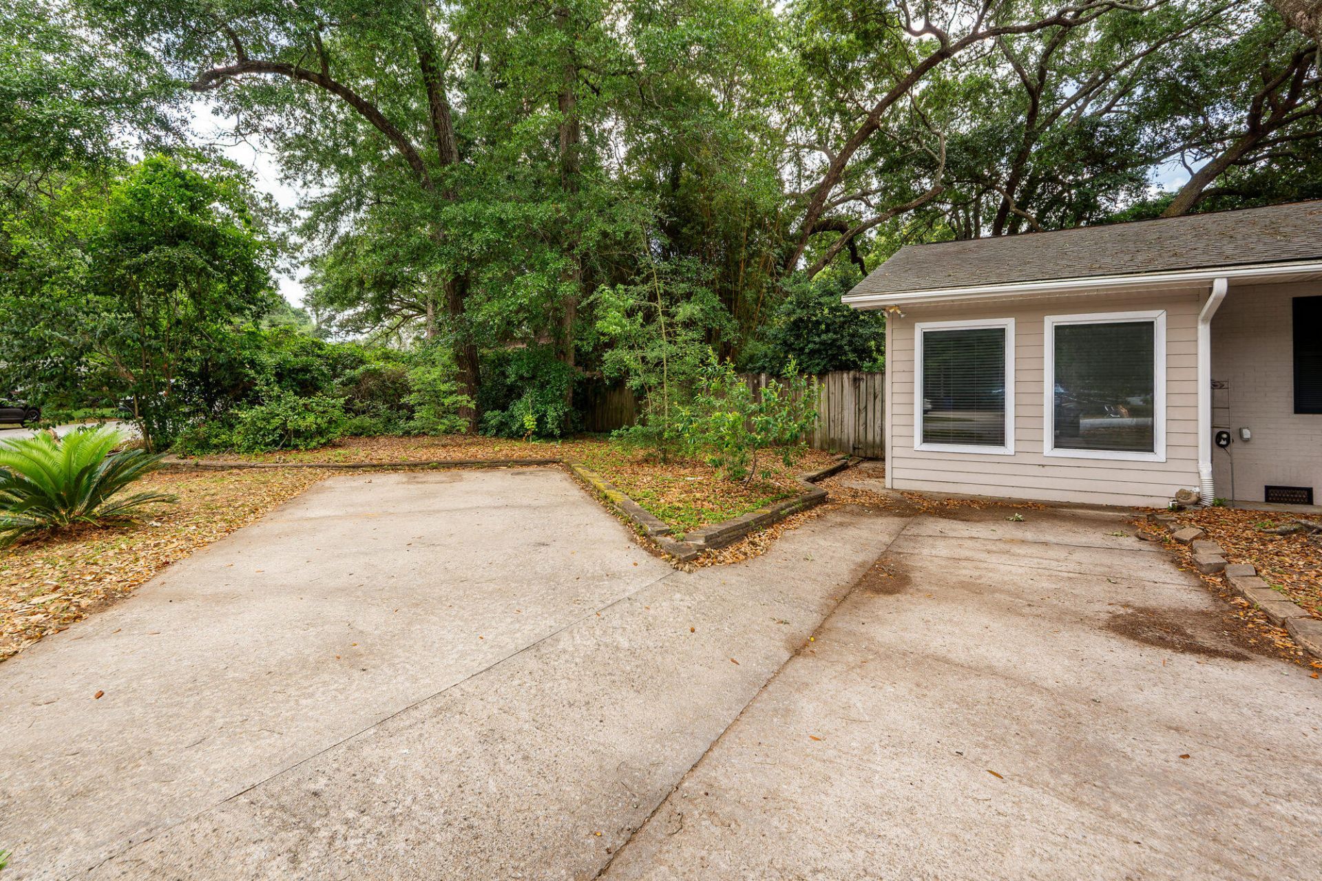 838 Fred Street Photo 34