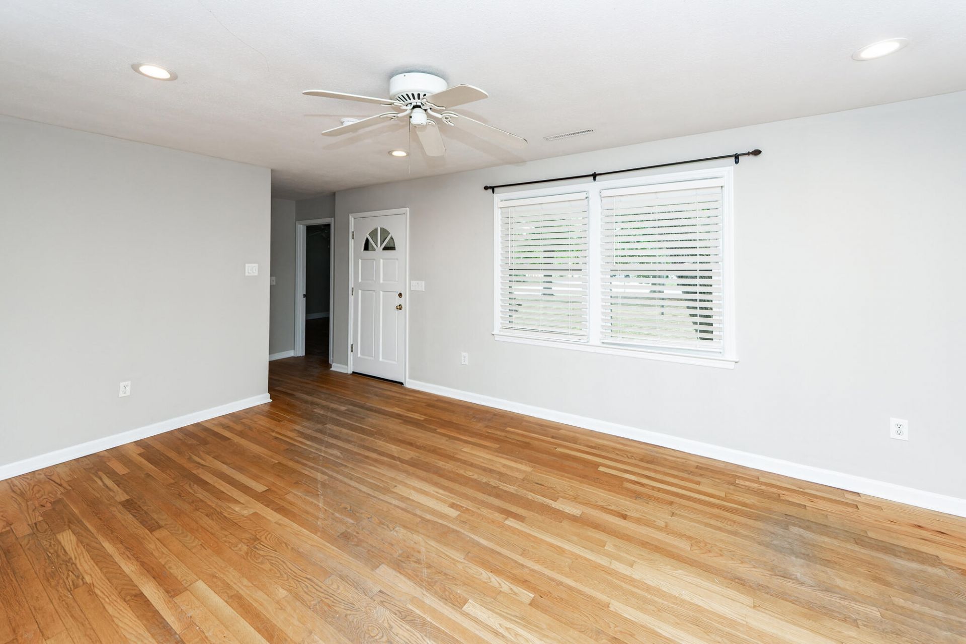 838 Fred Street Photo 6