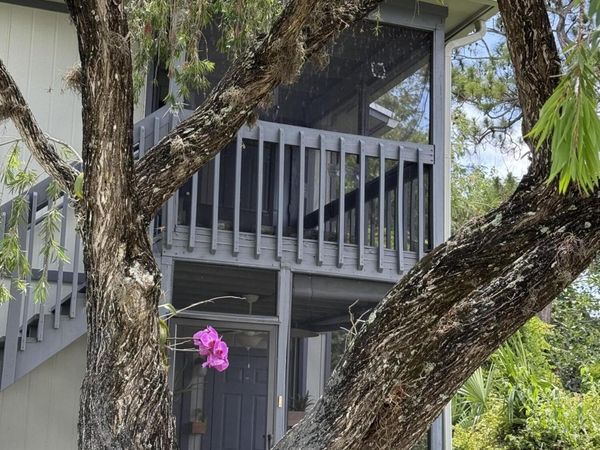 8228 SE Croft Circle, Unit J-8, Hobe Sound, FL 33455