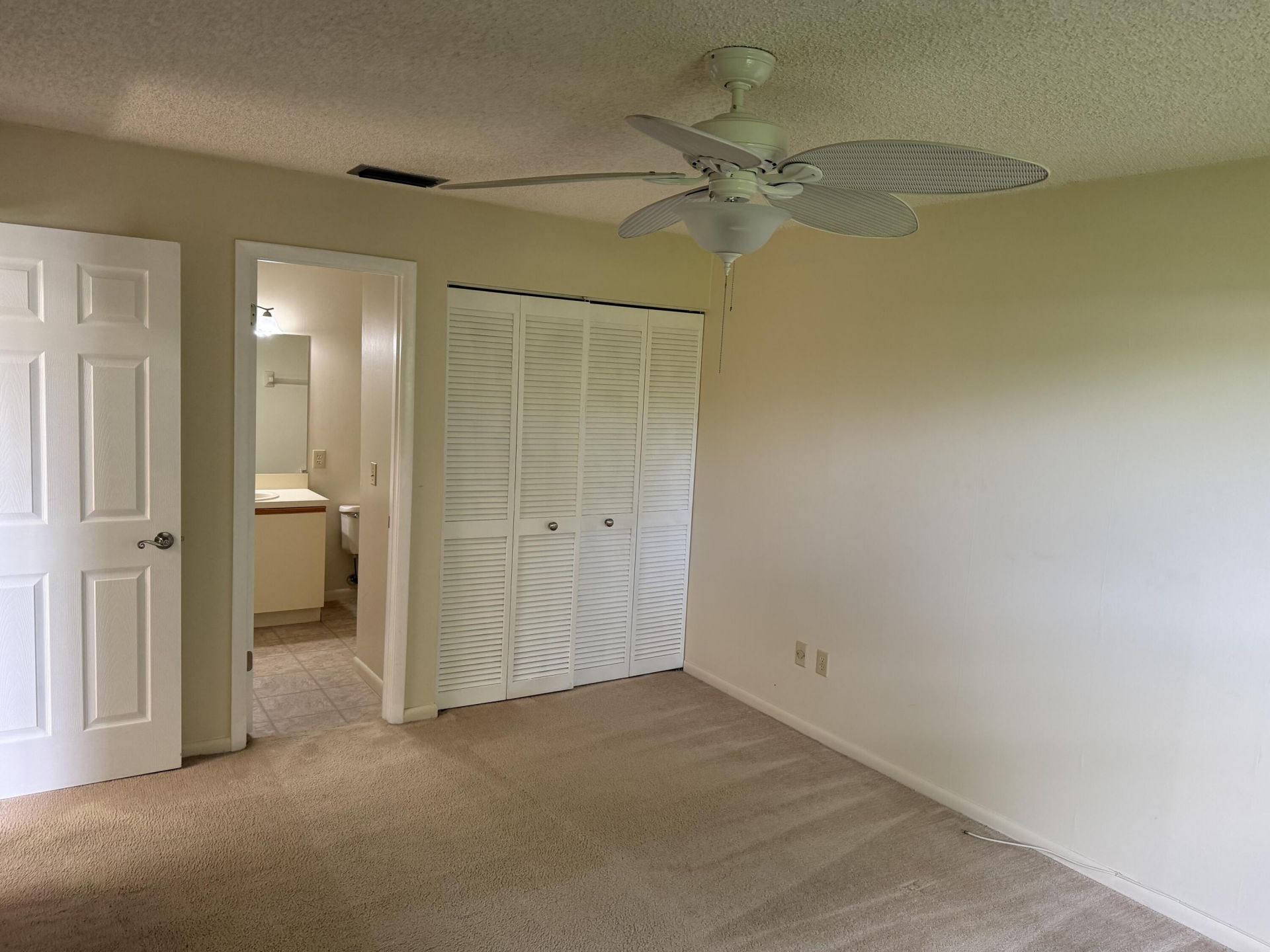 8228 SE Croft Circle, Unit J-8, Hobe Sound, FL 33455 Photo
