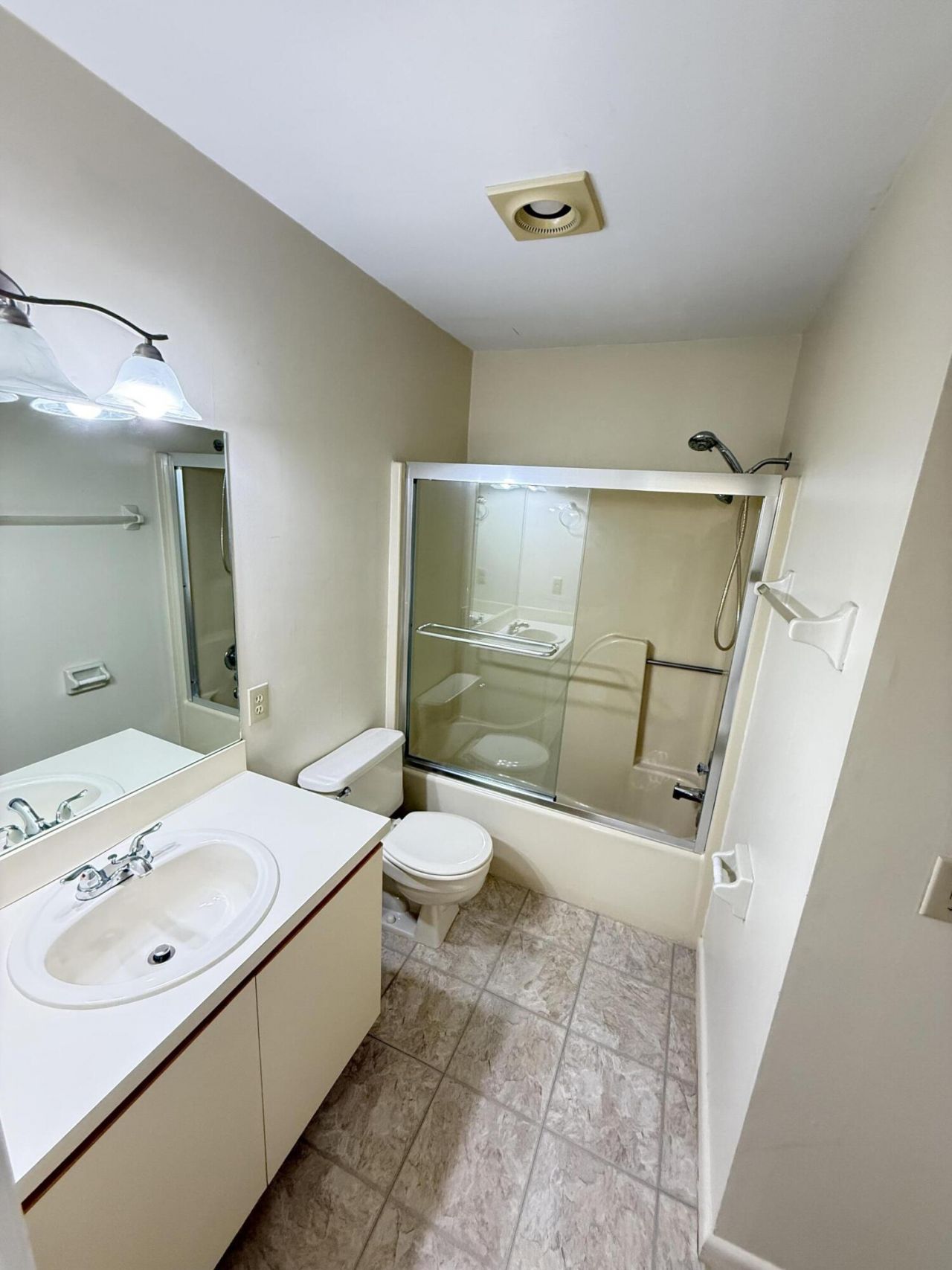 8228 SE Croft Circle, Unit J-8, Hobe Sound, FL 33455 Photo