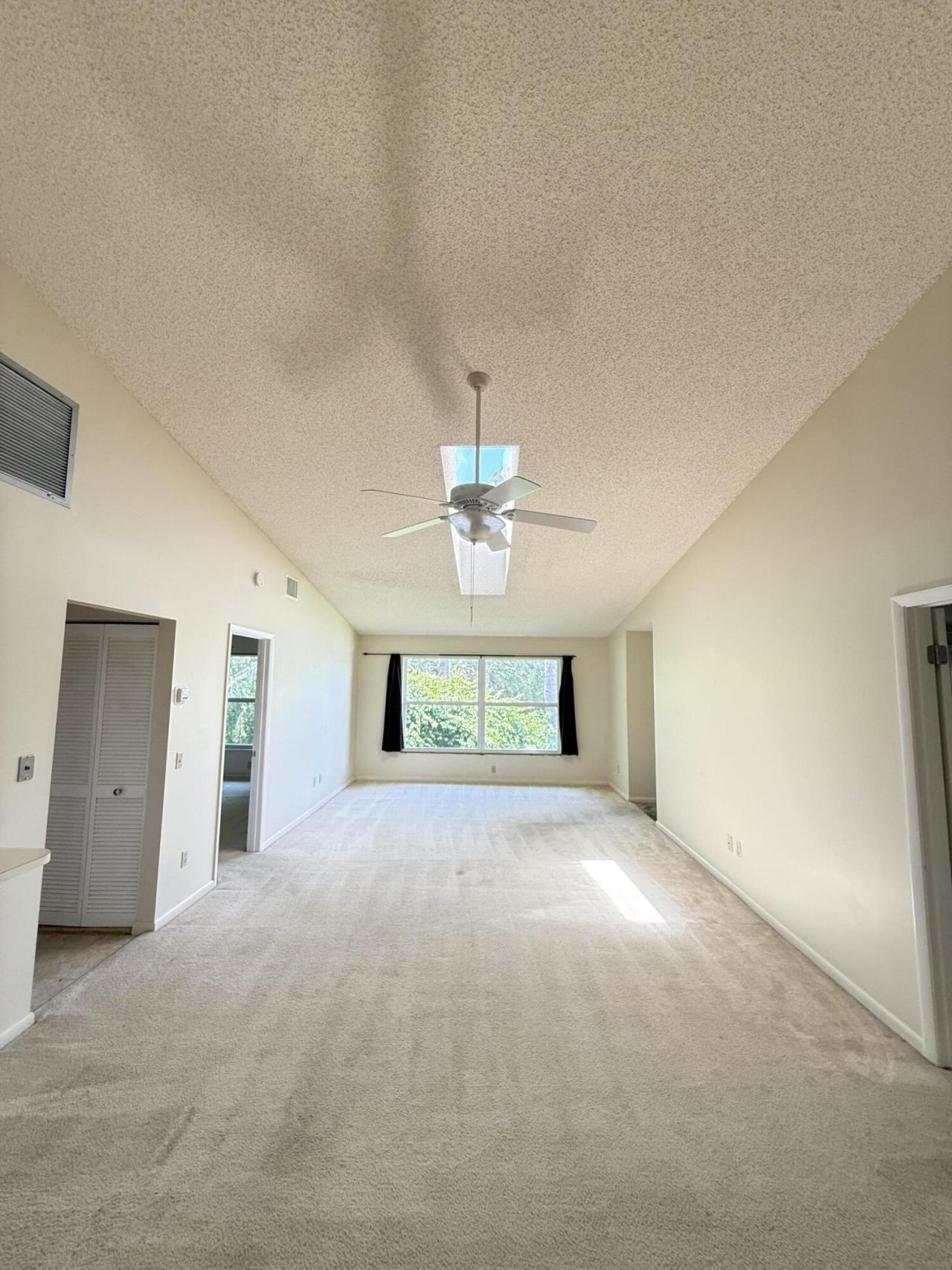 8228 SE Croft Circle, Unit J-8, Hobe Sound, FL 33455 Photo