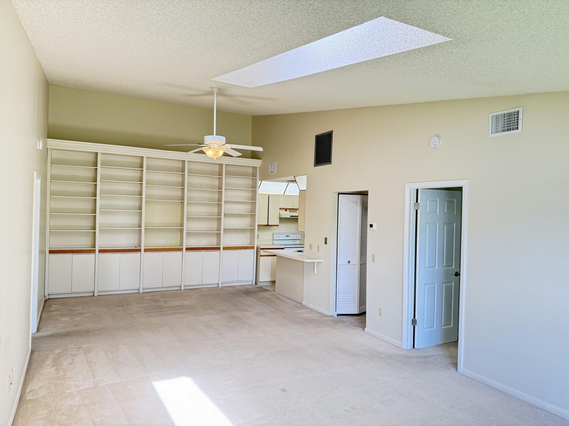 8228 SE Croft Circle, Unit J-8, Hobe Sound, FL 33455 Photo