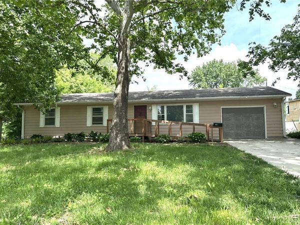 1618 E Glenn Drive, Lawrence, KS 66044