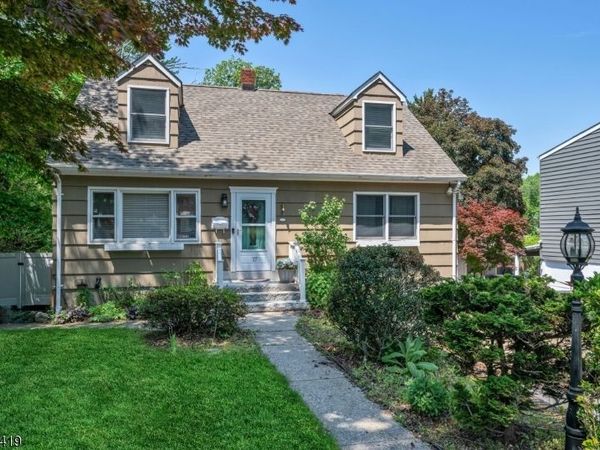 15 Canterbury Rd, Ringwood, NJ 07456