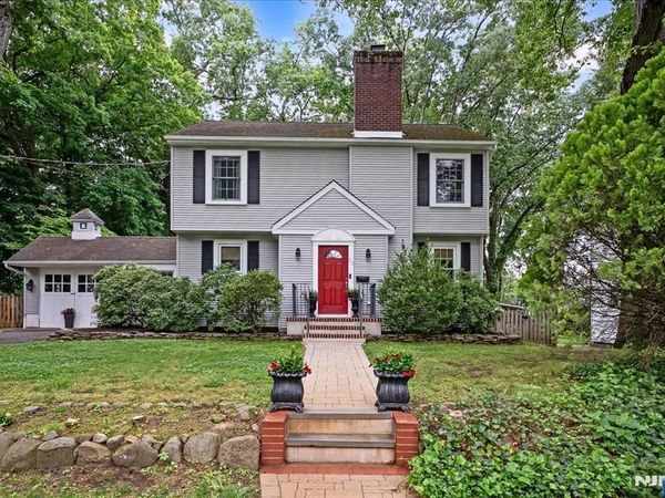 22 Sterling Place, GLEN ROCK, NJ 07452