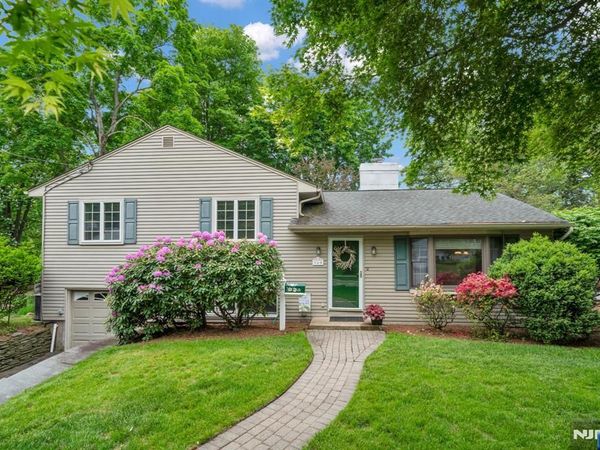 165 Busteed Drive, MIDLAND PARK, NJ 07432