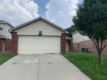 4854 Waterford Drive, Fort Worth, TX 76179
