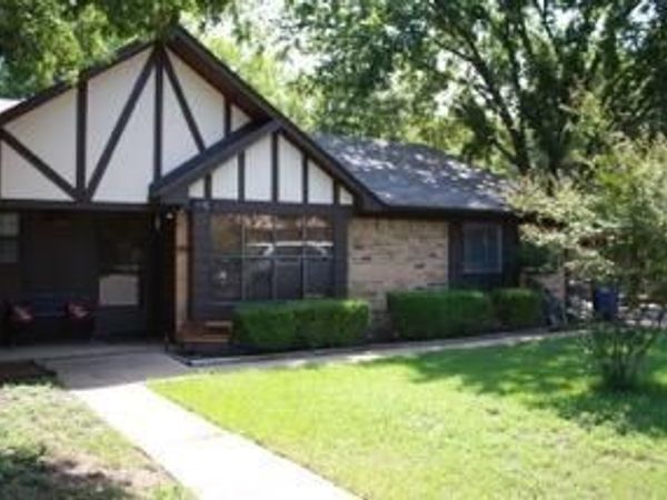 112 E Denton Drive, Euless, TX 76039