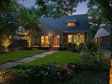 1119 N Winnetka Avenue, Dallas, TX 75208
