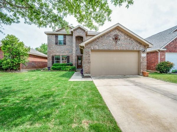 8924 Holliday Lane, Aubrey, TX 76227