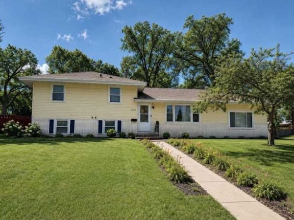 7700 Sierra Parkway, Brooklyn Park, MN 55444