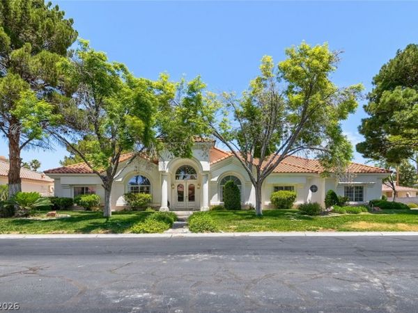 8046 Silver King Drive , Las Vegas, NV 89129