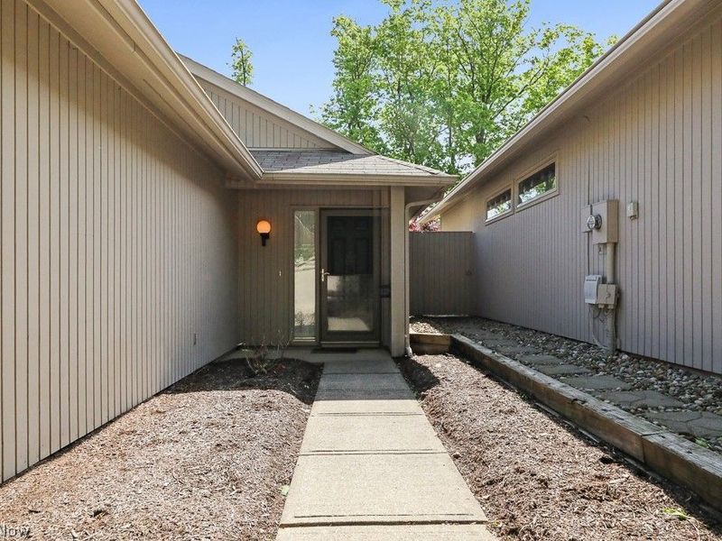 13063 Olympus Way , Strongsville, OH 44149 Photo 3
