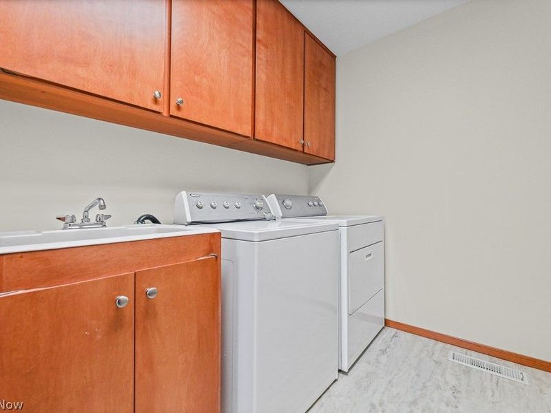 13063 Olympus Way , Strongsville, OH 44149 Photo 32