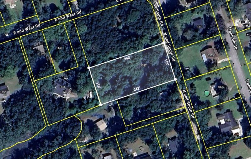 1327 North And South Road Photo 7