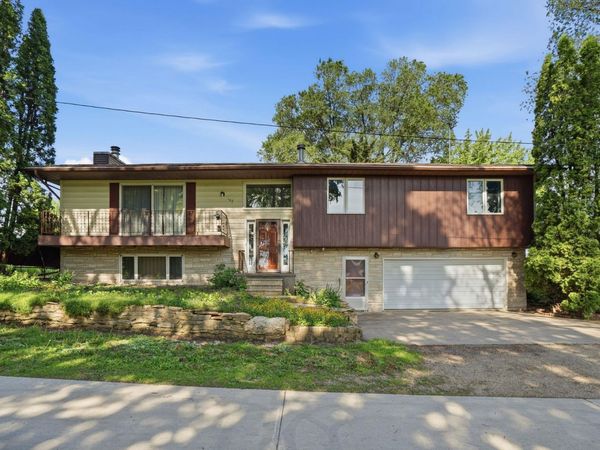 105 N EAST St , Lawler, IA 52154