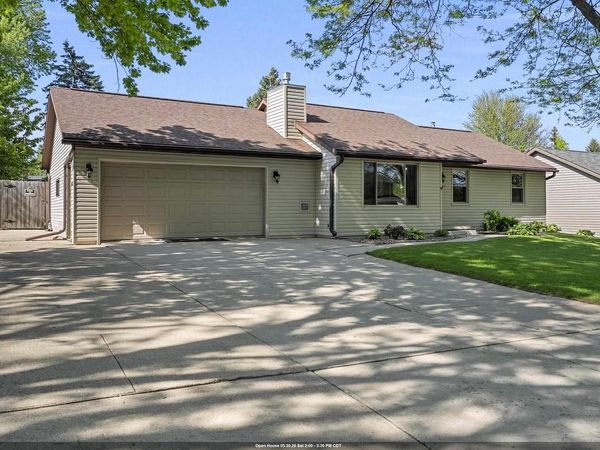 2545 WILDFLOWER, Green Bay, WI 54311