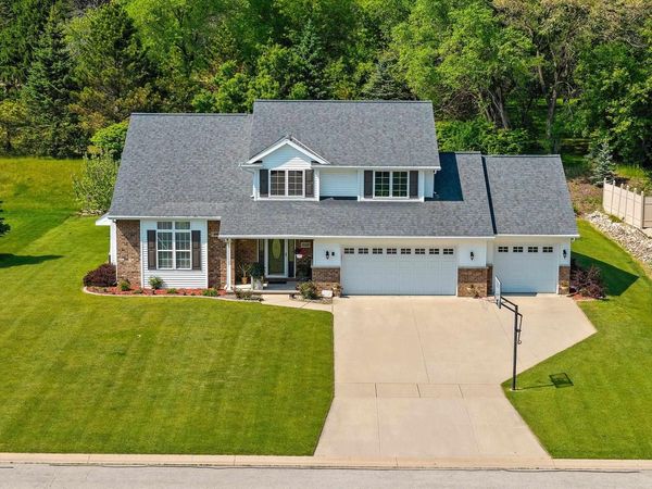 2018 BRACTON ROAD, Suamico, WI 54313