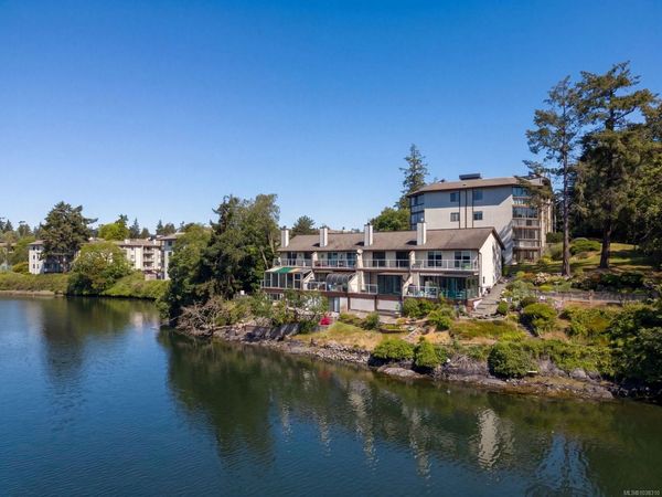 67 Gorge Rd W, Unit #3, Saanich, BC V9A 1L9