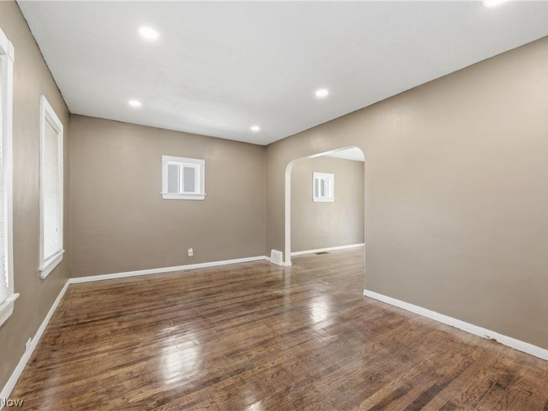 8005 Vineyard Avenue, Cleveland, OH 44105 Photo 13