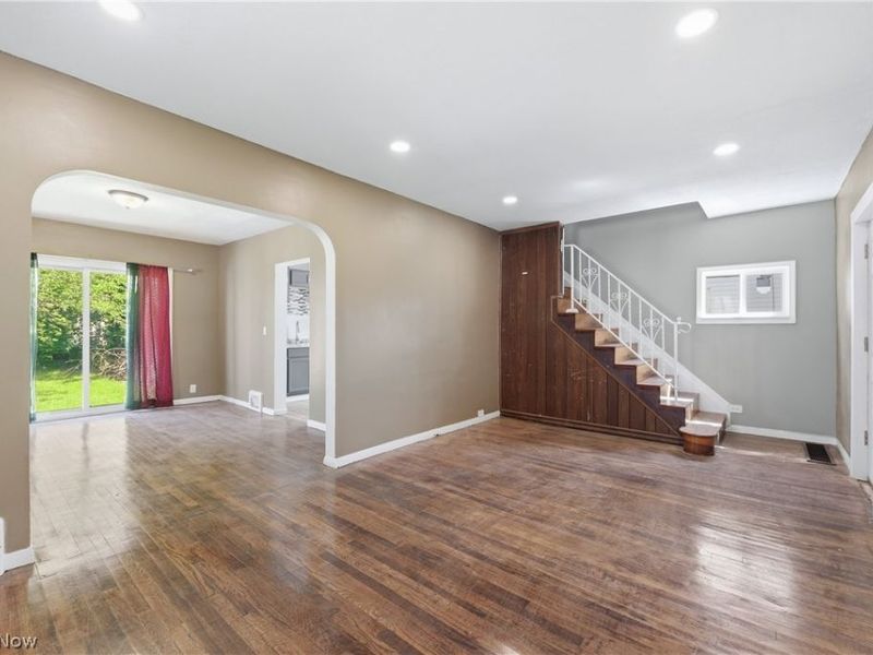 8005 Vineyard Avenue, Cleveland, OH 44105 Photo 16