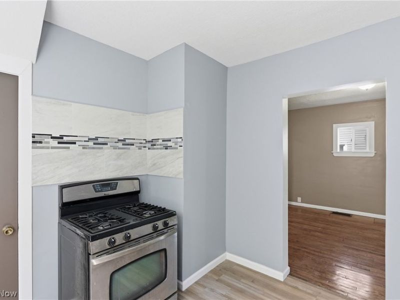 8005 Vineyard Avenue, Cleveland, OH 44105 Photo 24