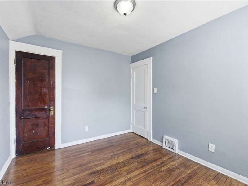 8005 Vineyard Avenue, Cleveland, OH 44105 Photo 31